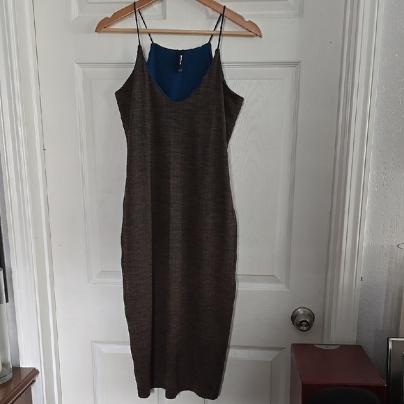Elegant Brown Sleeveless Dress - Picture 1 of 4